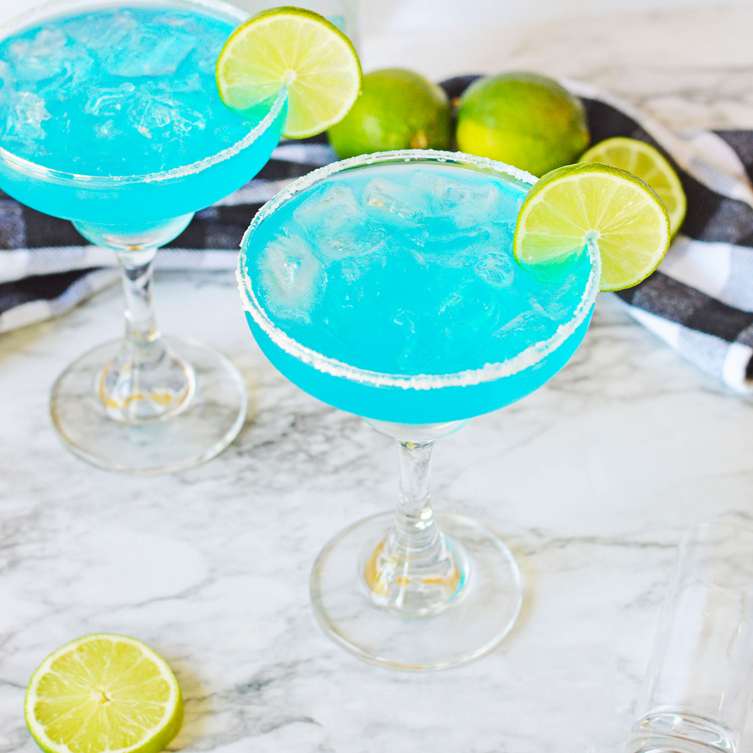 Blue Margarita: The Vibrant Cocktail with Blue Curacao