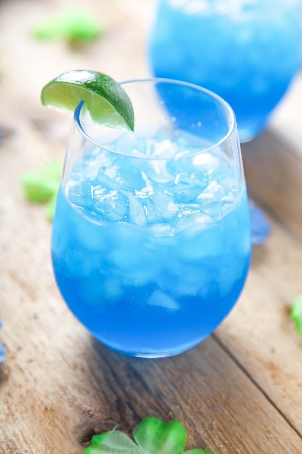 Easy Blue Margarita: Your Go-To Refreshing Cocktail